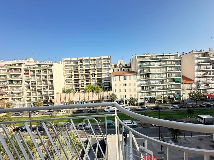Appartamento Avec 4 Doubles - Proche De La Mer, Des Transports Et De La Promenade Des